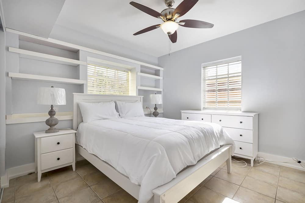 Photo of Bedroom in Poinsettia Heights