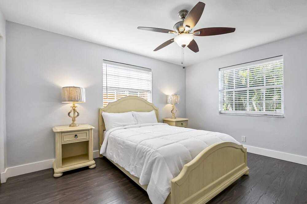 Photo of Bedroom in Poinsettia Heights