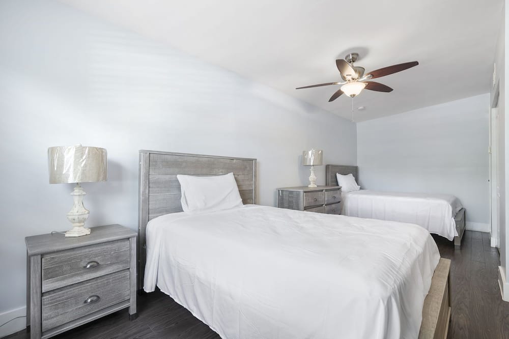 Photo of Bedroom in Poinsettia Heights