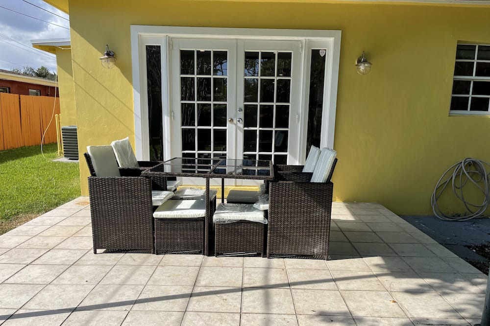 Photo of Patio Balcony in Poinsettia Heights