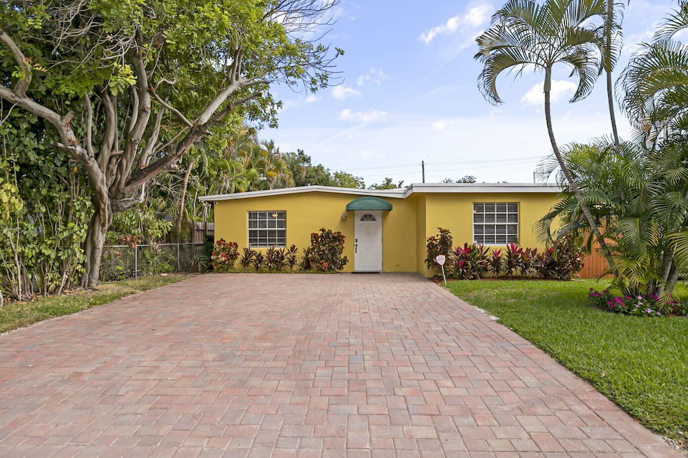 Photo of Others in Poinsettia Heights