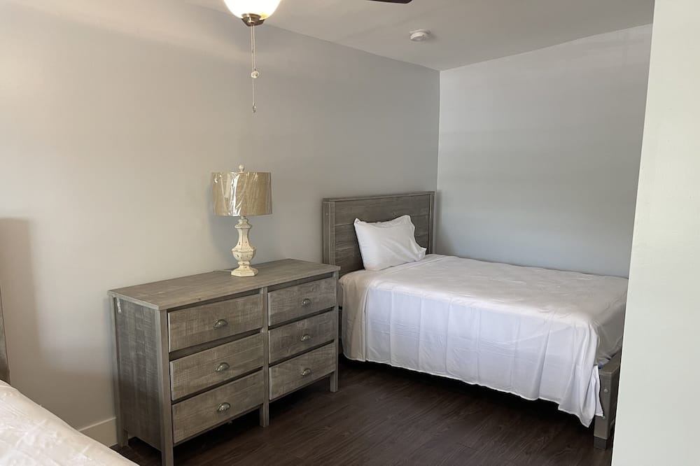 Photo of Bedroom in Poinsettia Heights