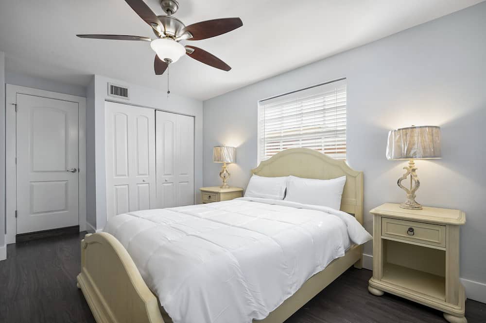 Photo of Bedroom in Poinsettia Heights