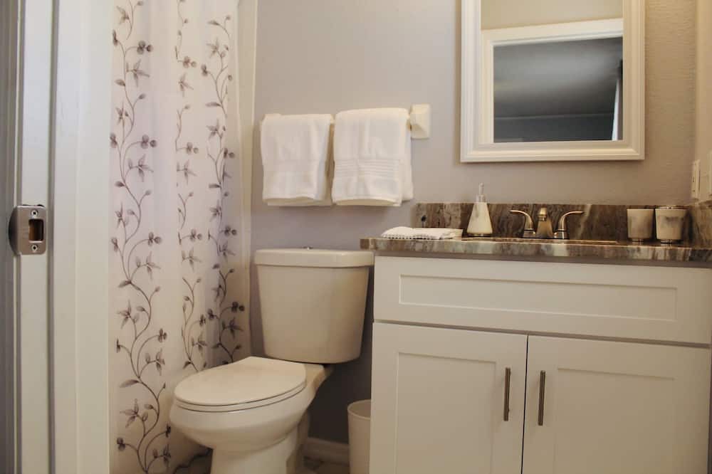 Photo of Bathroom in Thousand Oaks