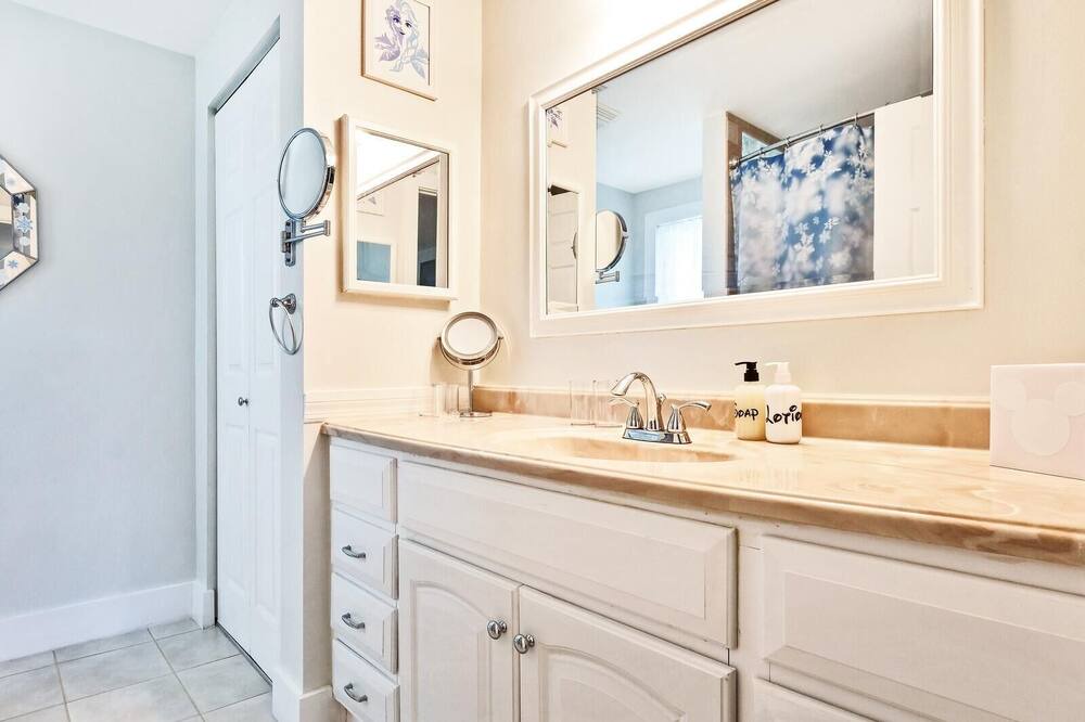 Photo of Bathroom in Boynton Beach