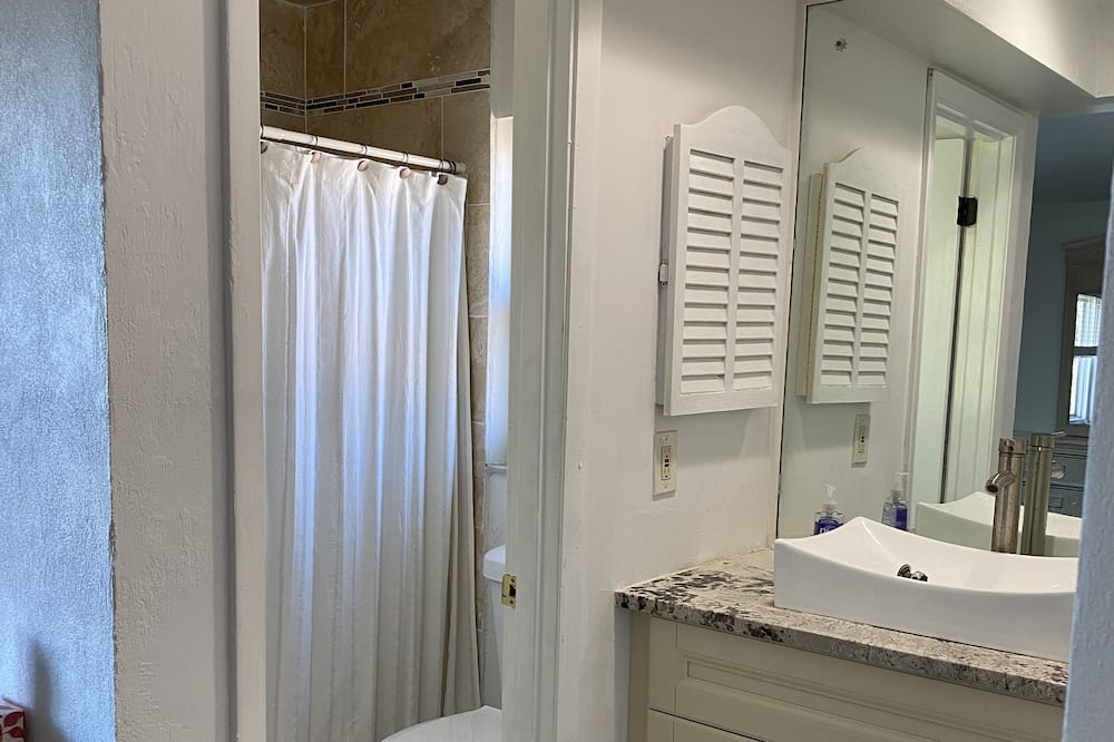 Photo of Bathroom in Oakland Hills