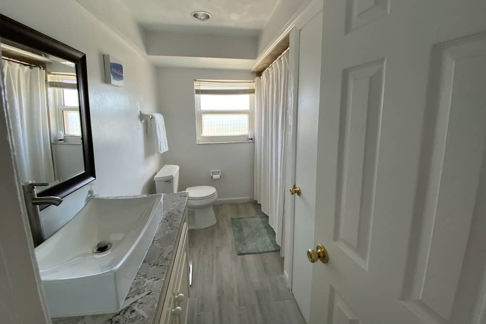Photo of Bathroom in Oakland Hills