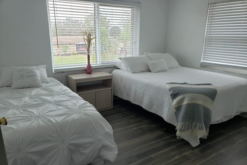Photo of Bedroom in Oakland Hills
