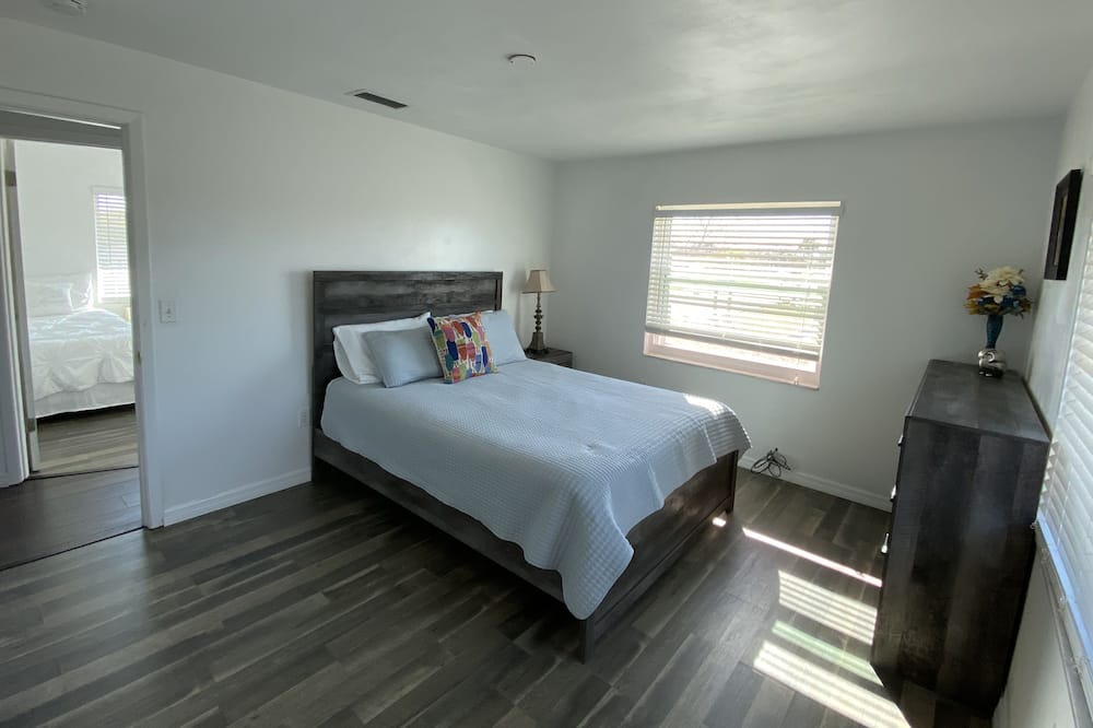 Photo of Bedroom in Oakland Hills