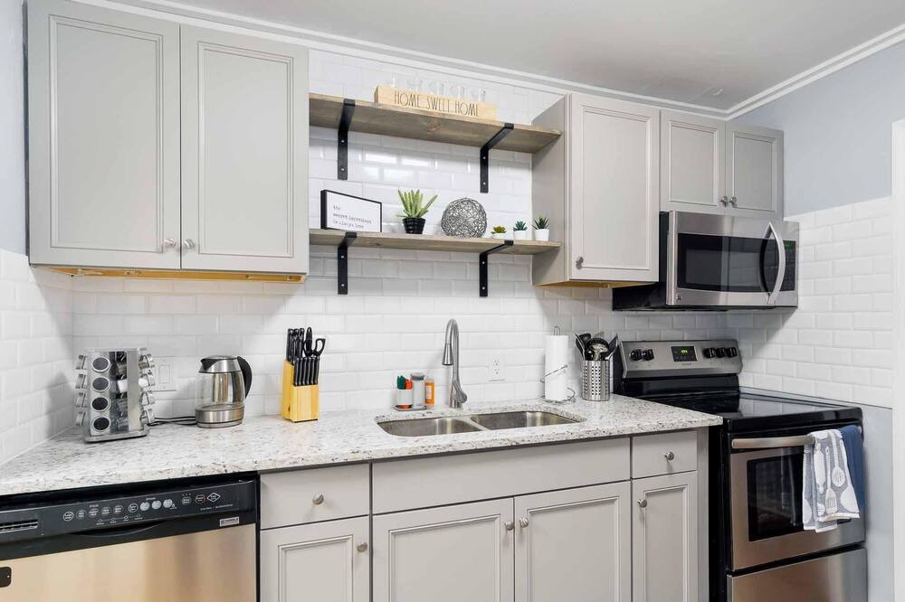 Photo of Kitchen in Lakeshore South