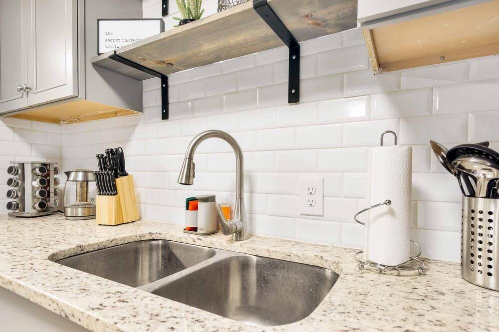 Photo of Kitchen in Lakeshore South