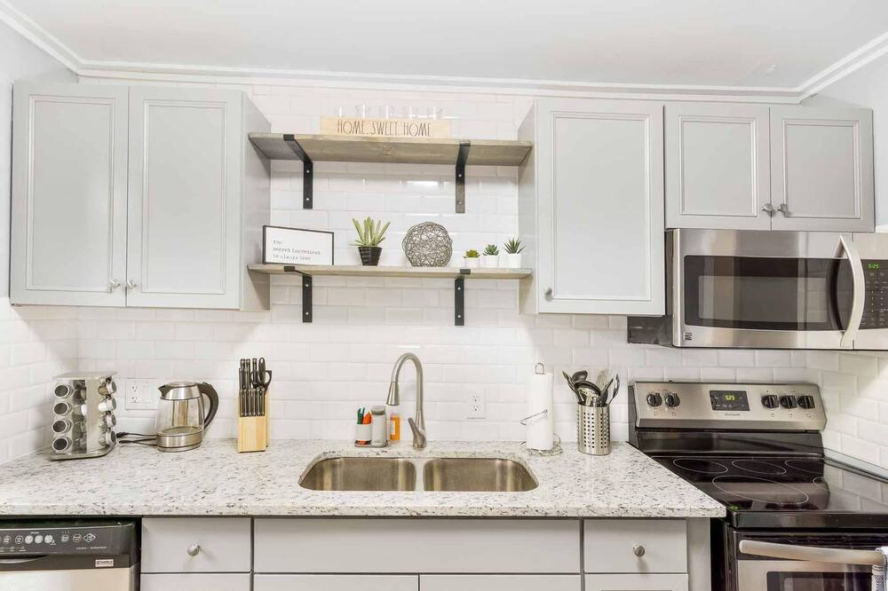 Photo of Kitchen in Lakeshore South