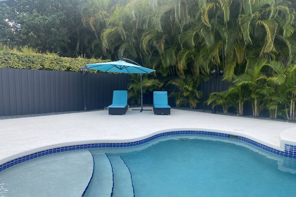Photo of Outdoor in Kendale Lakes