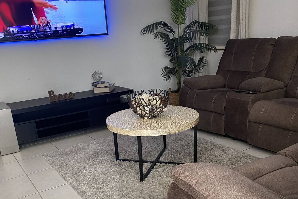 Photo of Livingroom in Kendale Lakes
