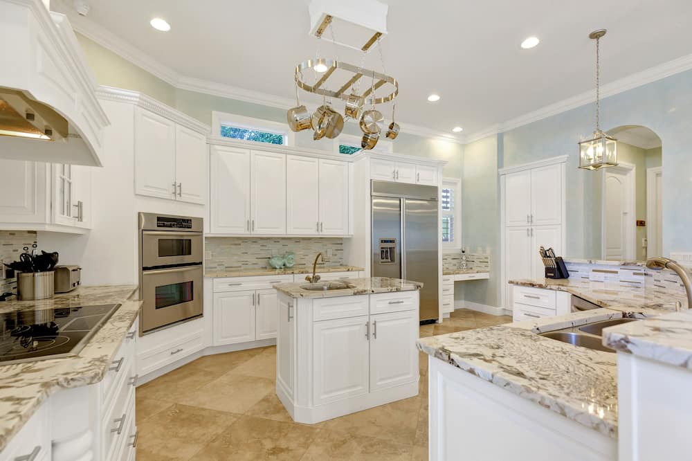 Photo of Kitchen in Lauderdale Harbours