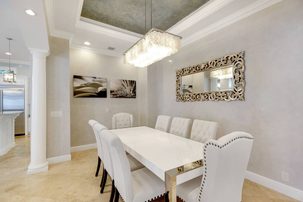 Photo of Kitchen in Lauderdale Harbours