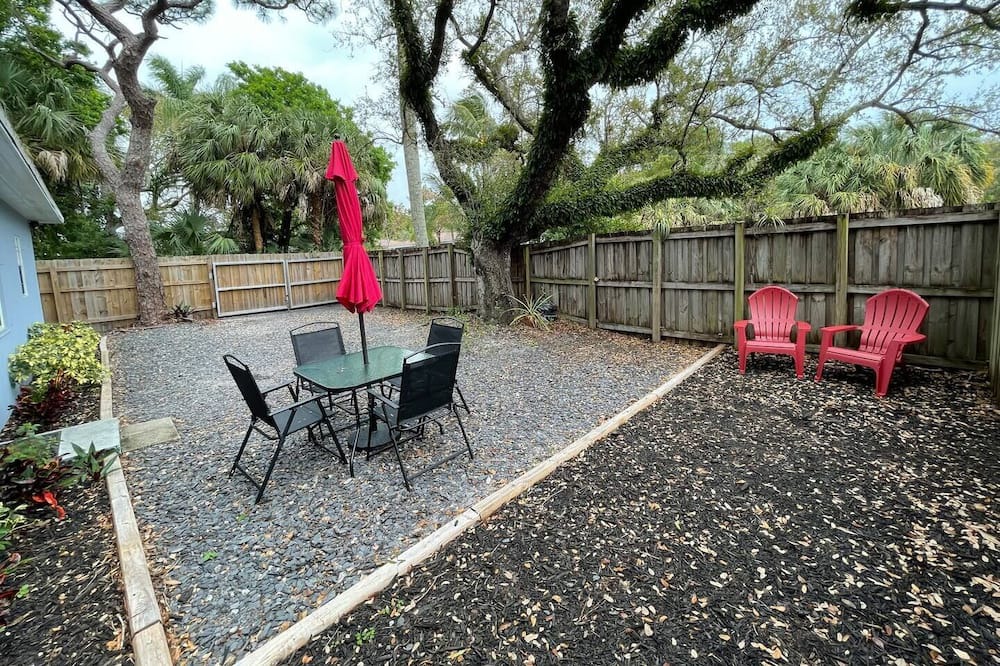 Photo of Outdoor in Sailboat Bend