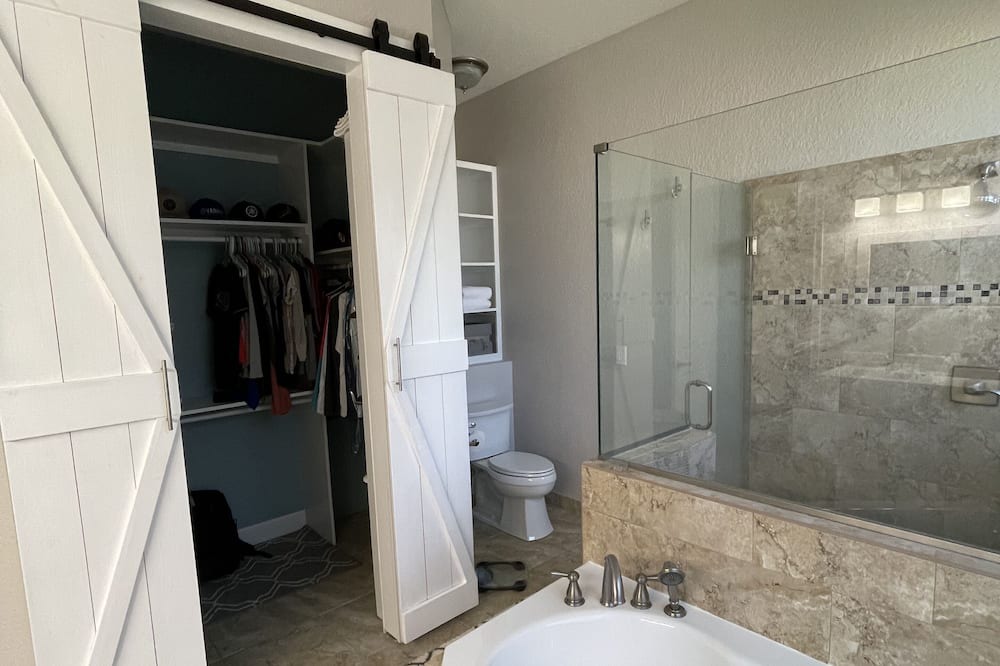 Photo of Bathroom in Candler