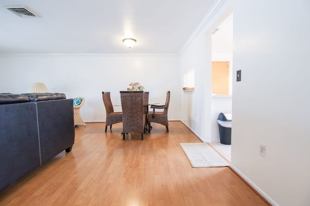 Photo of Livingroom in Venice Gardens