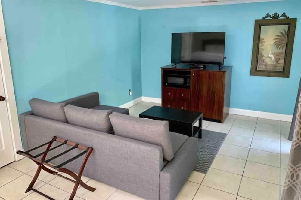 Photo of Bedroom in Bearss Plaza