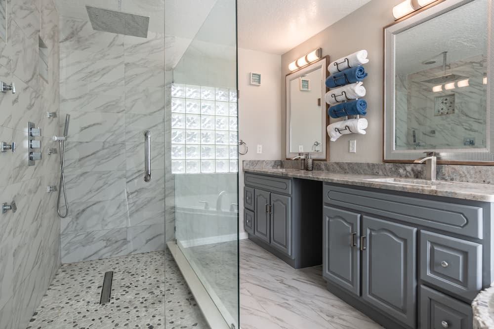 Photo of Bathroom in Forest City