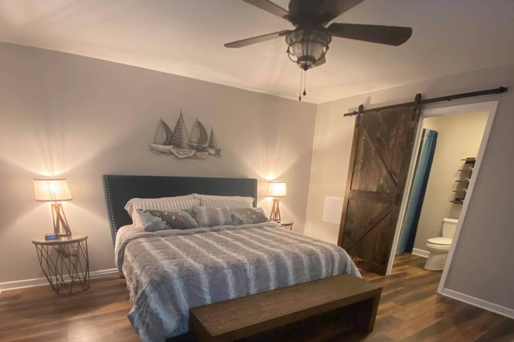 Photo of Bedroom in Greenwood