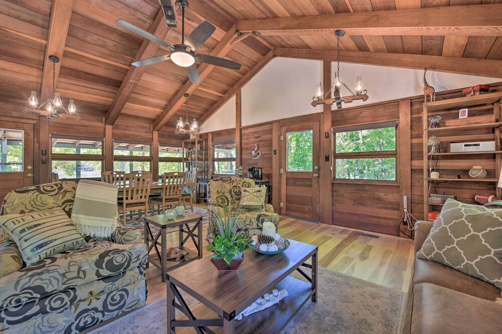 Photo of Livingroom in Bowling Green