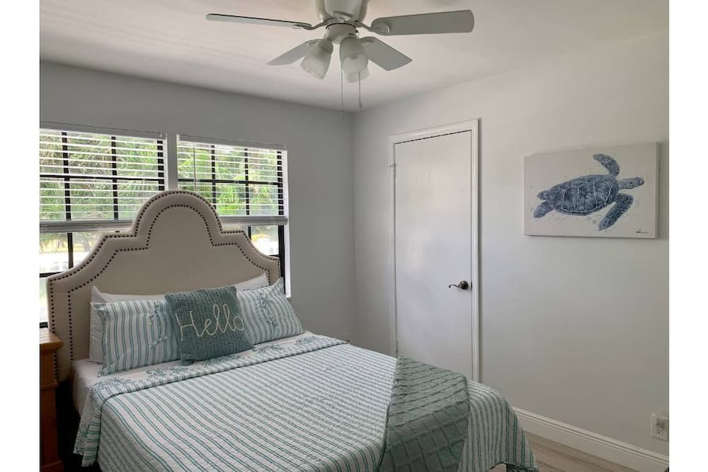 Photo of Bedroom in Palm Beach Country Estates
