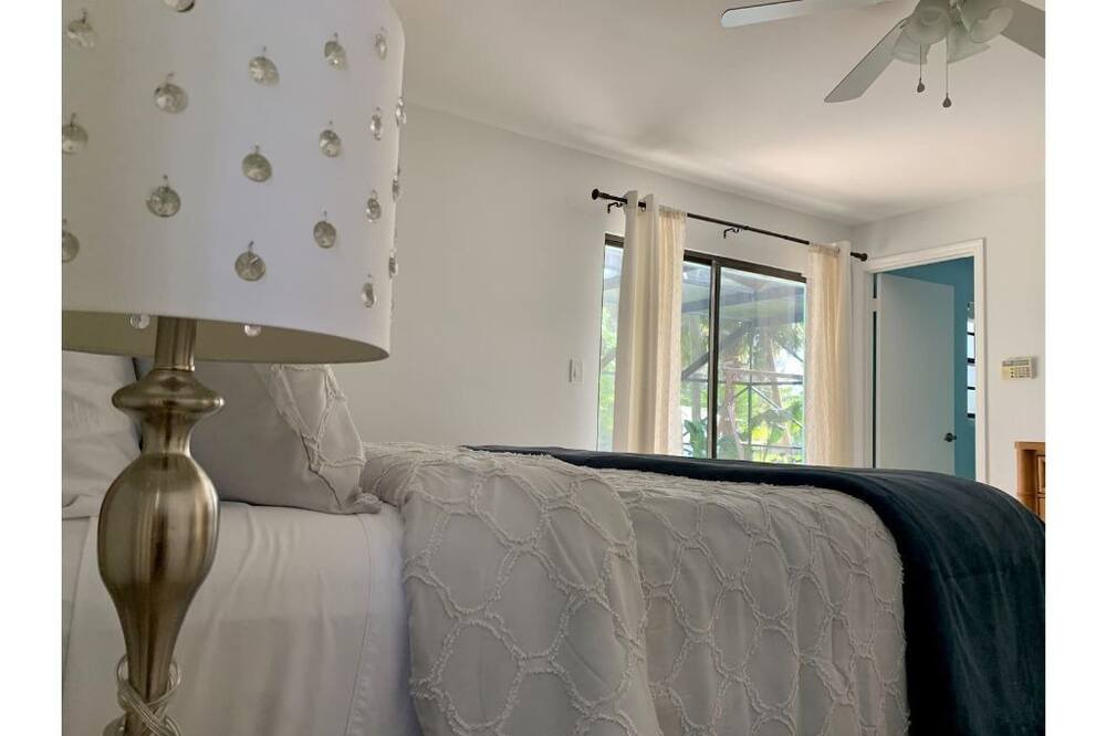 Photo of Bedroom in Palm Beach Country Estates