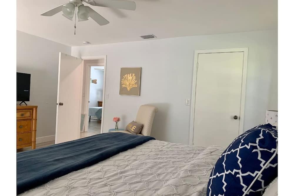 Photo of Bedroom in Palm Beach Country Estates