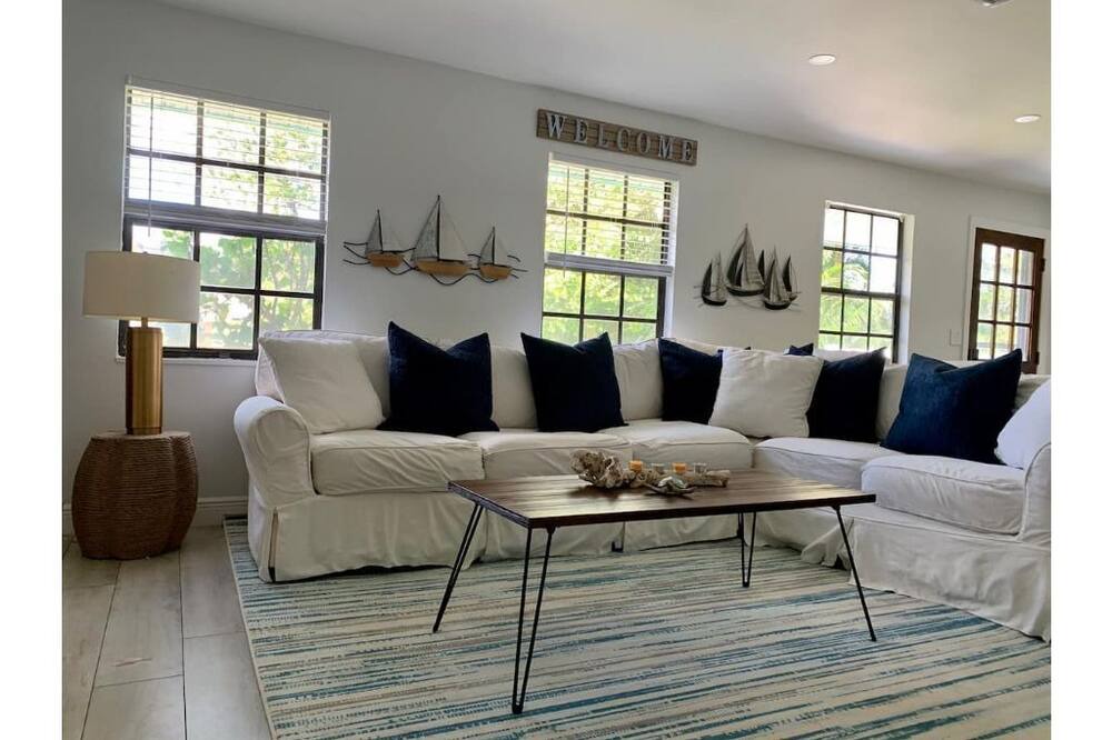 Photo of Livingroom in Palm Beach Country Estates