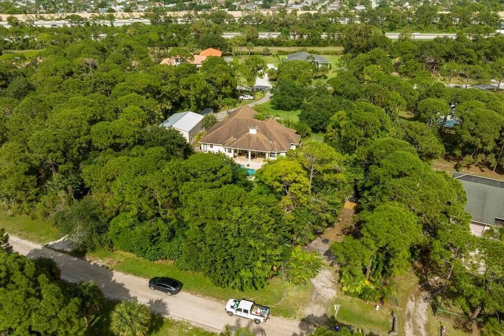 Photo of Outdoor in Palm Beach Country Estates