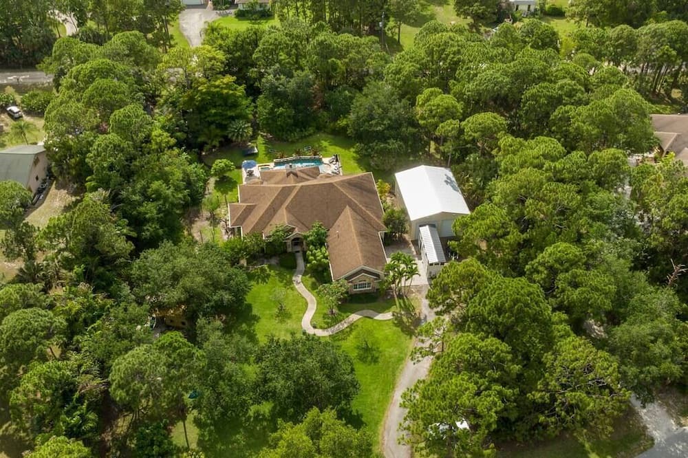 Photo of Outdoor in Palm Beach Country Estates