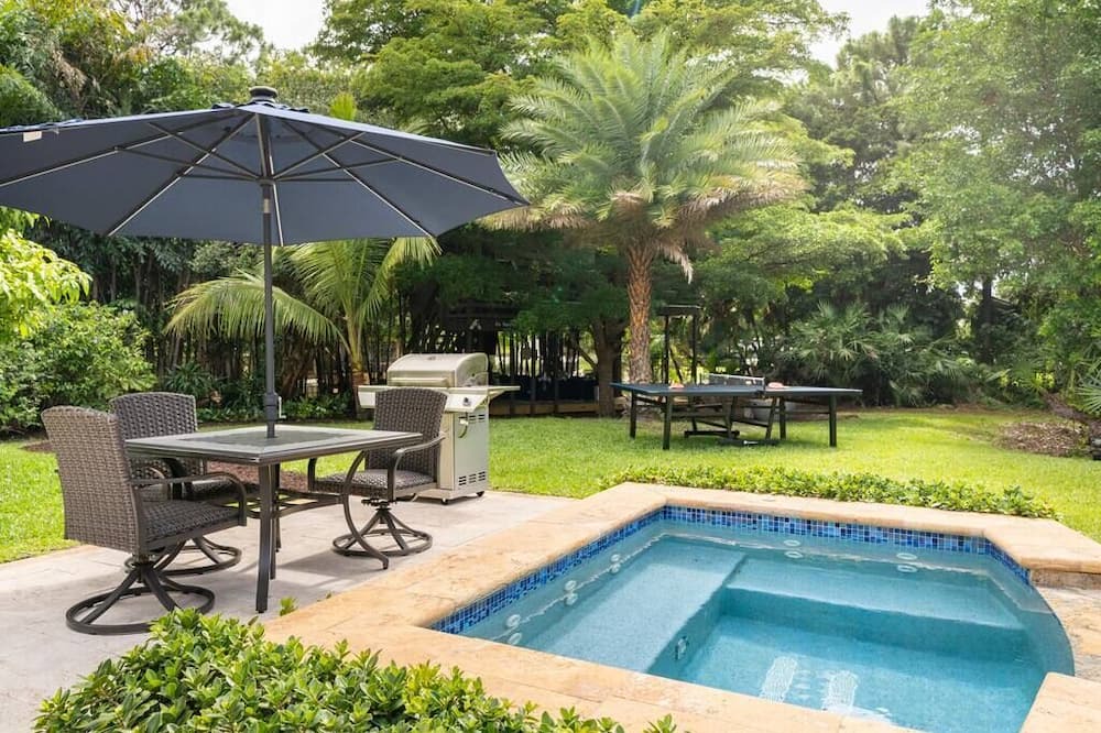Photo of Outdoor in Palm Beach Country Estates