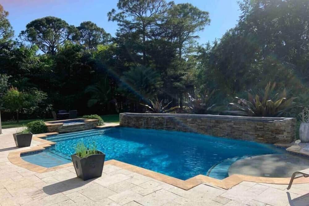 Photo of Outdoor in Palm Beach Country Estates