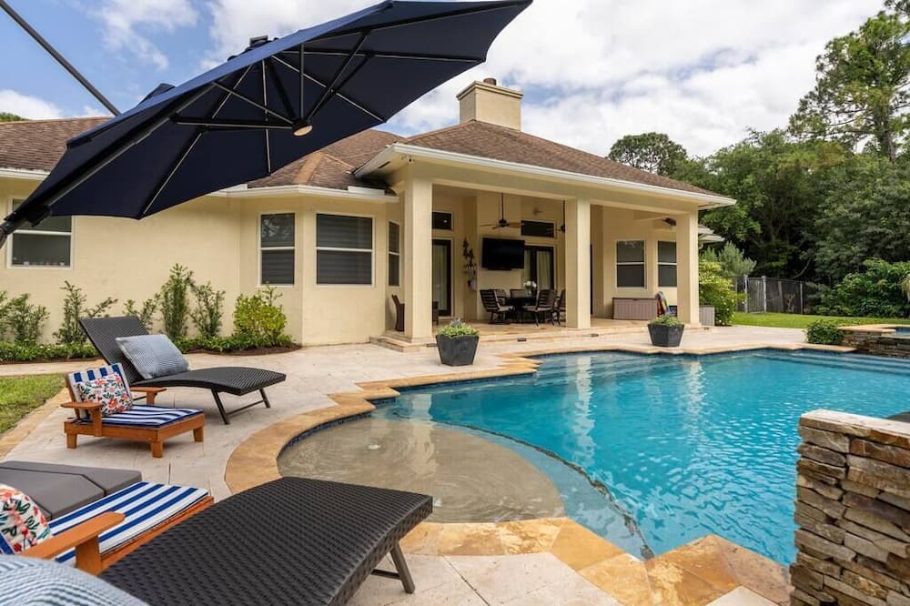 Photo of Outdoor in Palm Beach Country Estates