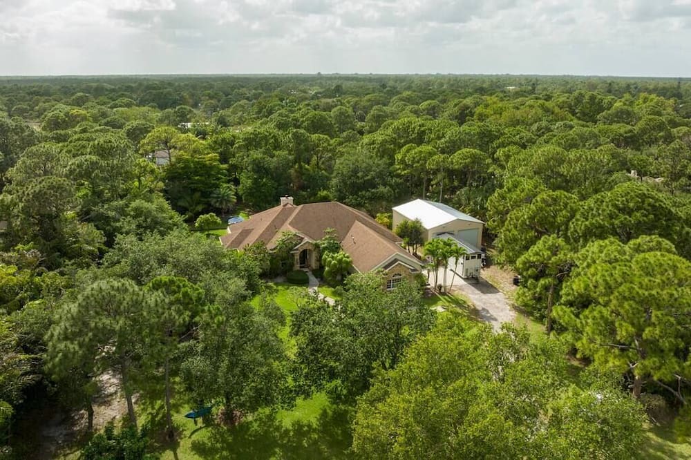 Photo of Outdoor in Palm Beach Country Estates