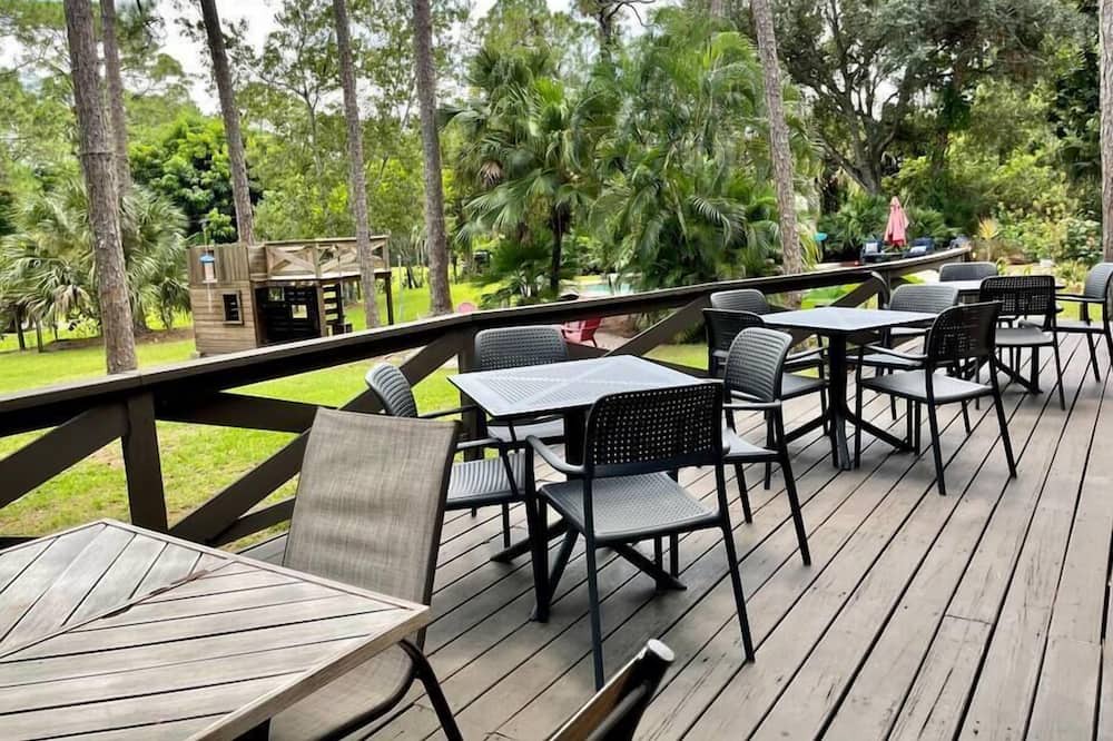 Photo of Outdoor in Jupiter Farms