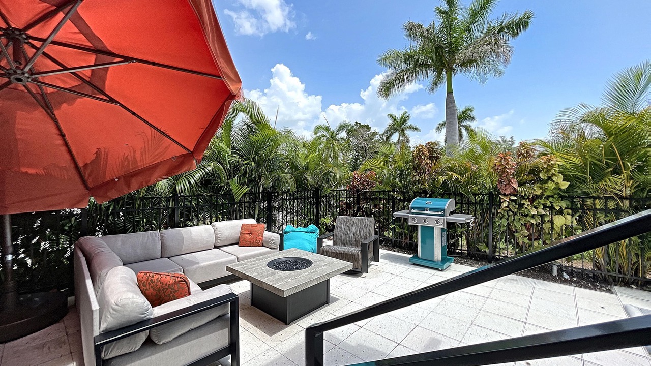 Photo of Patio Balcony in Longbeach Village