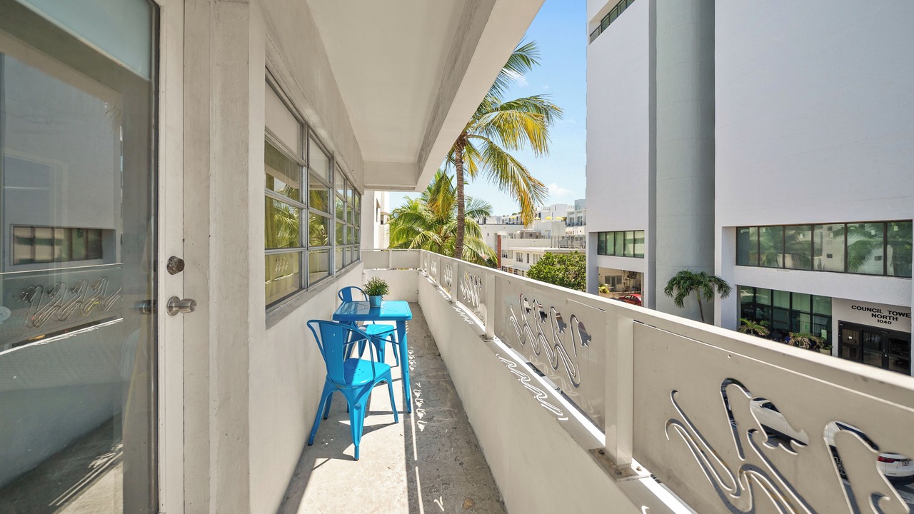 Photo of Patio Balcony in Flamingo/Lummus