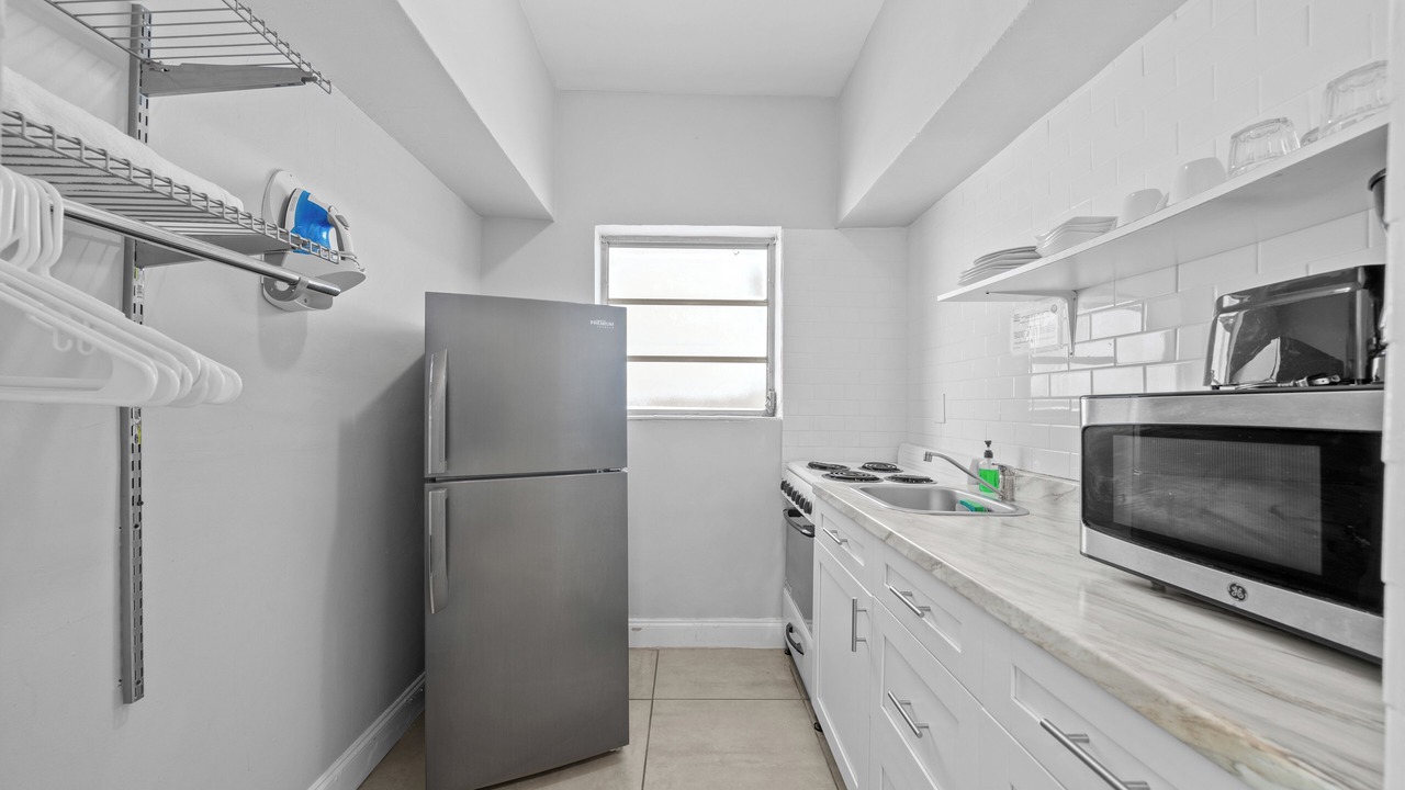 Photo of Kitchen in Flamingo/Lummus