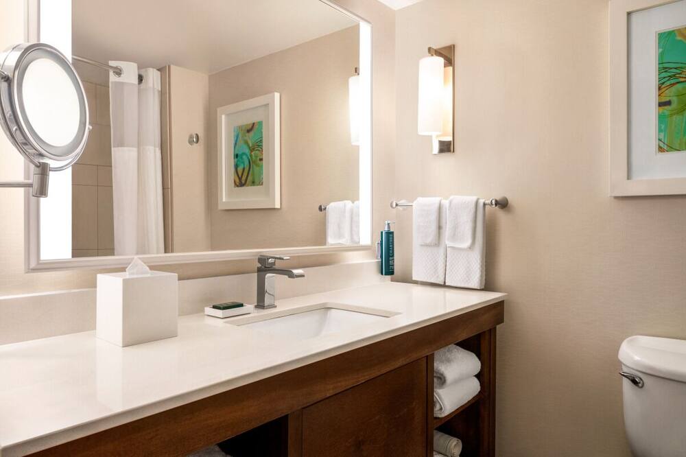Photo of Bathroom in Park Shore