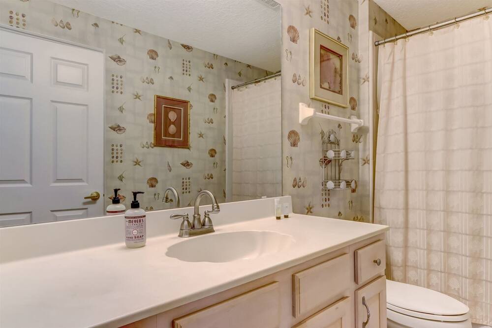 Photo of Bathroom in Fernandina Beach