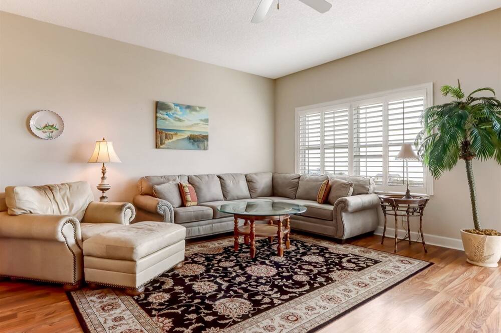 Photo of Livingroom in Fernandina Beach