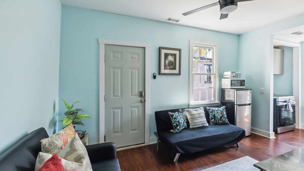 Photo of Livingroom in Westside