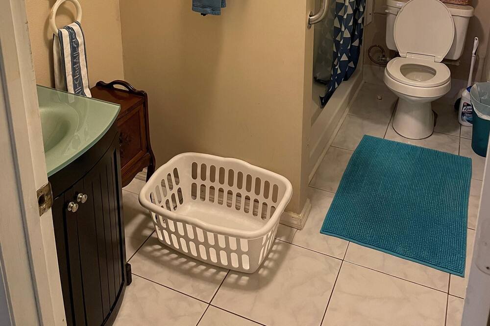 Photo of Bathroom in Suwannee