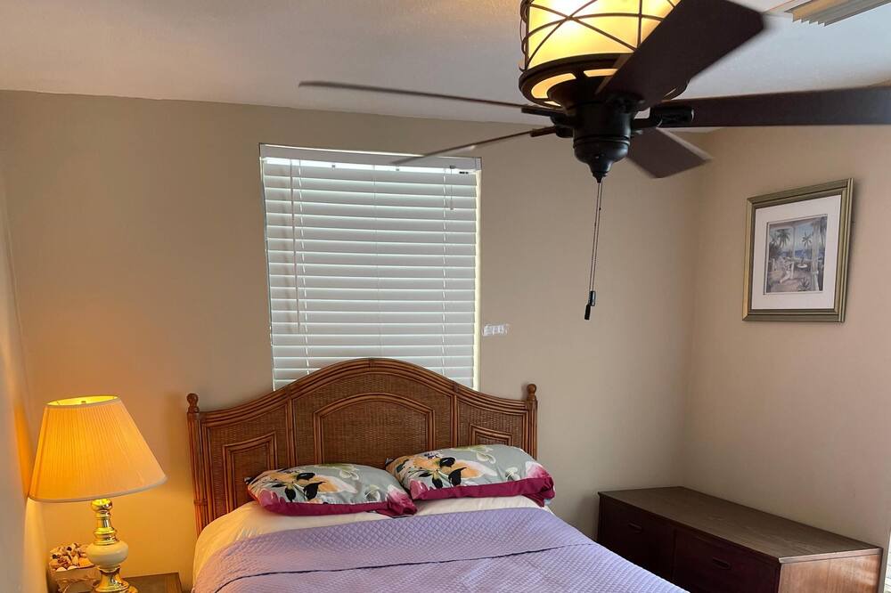 Photo of Bedroom in Suwannee