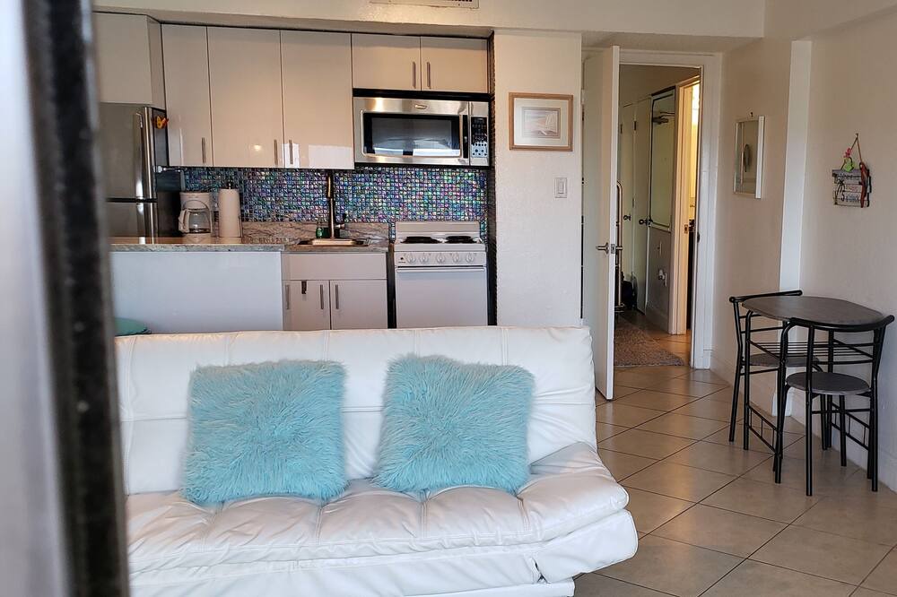 Photo of Livingroom in Bridgeport Heights
