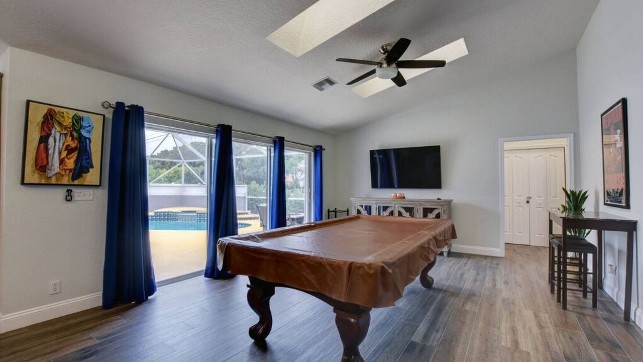 Photo of Bedroom in Greenview Shores