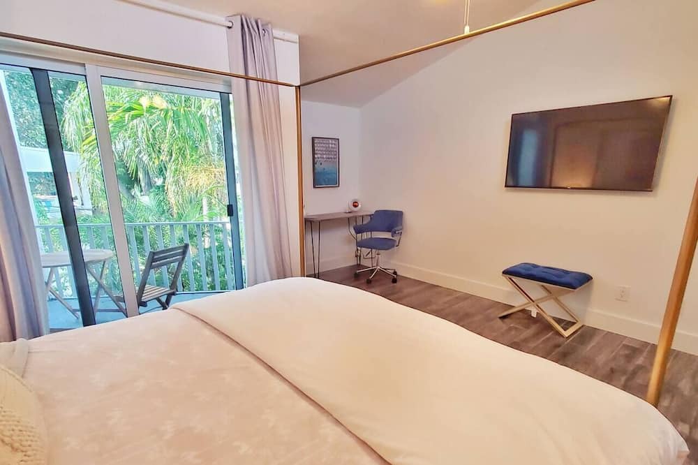 Photo of Bedroom in Royal Poinciana